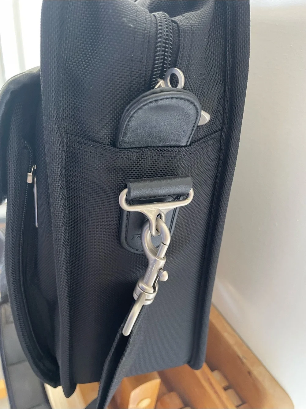 Black Targum Laptop & Briefcase - Professional Shoulder Bag W Adj Strap